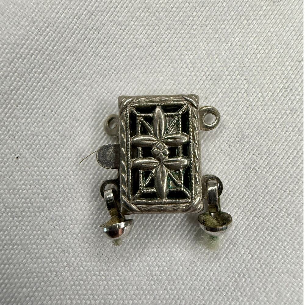 Title: Vintage Silver Filigree Two-Strand Box Clasp